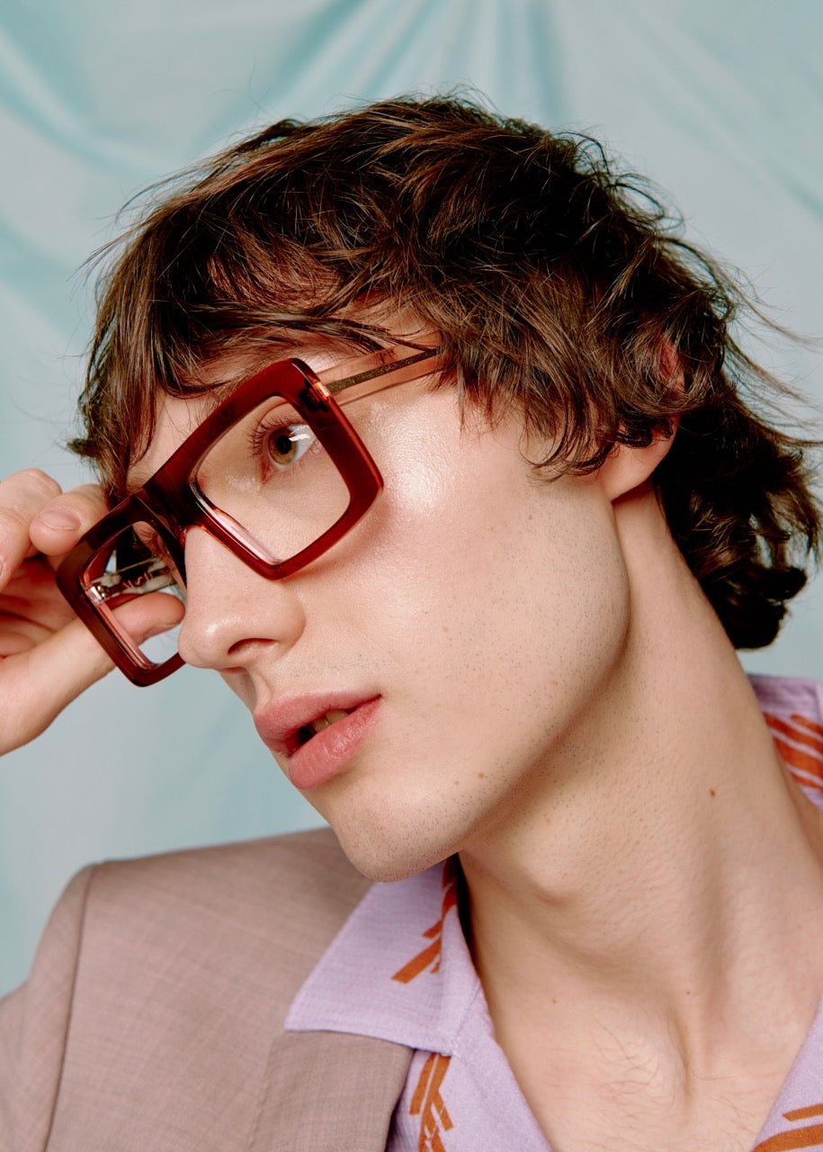 Monture carrée rouge foncé pour homme par Marie-Sophie Dion BAR À LUNETTES