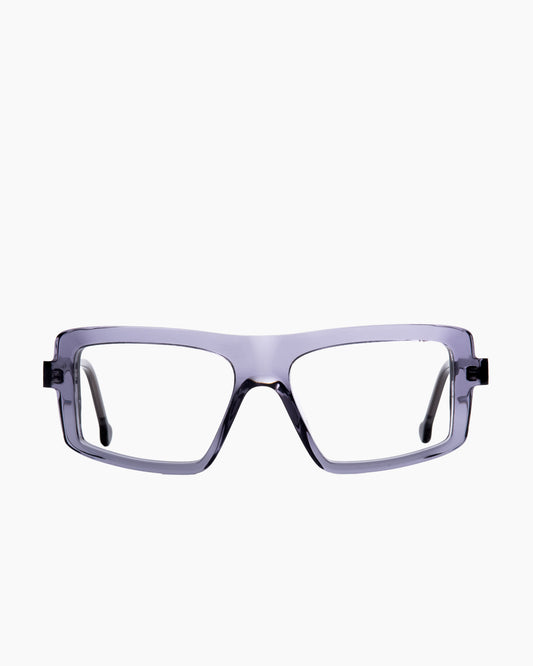 grey plastic rectangle eyeglasses by Marie-Sophie Dion model Lavoie, front view, lunettes de vue rectangle couleur gris