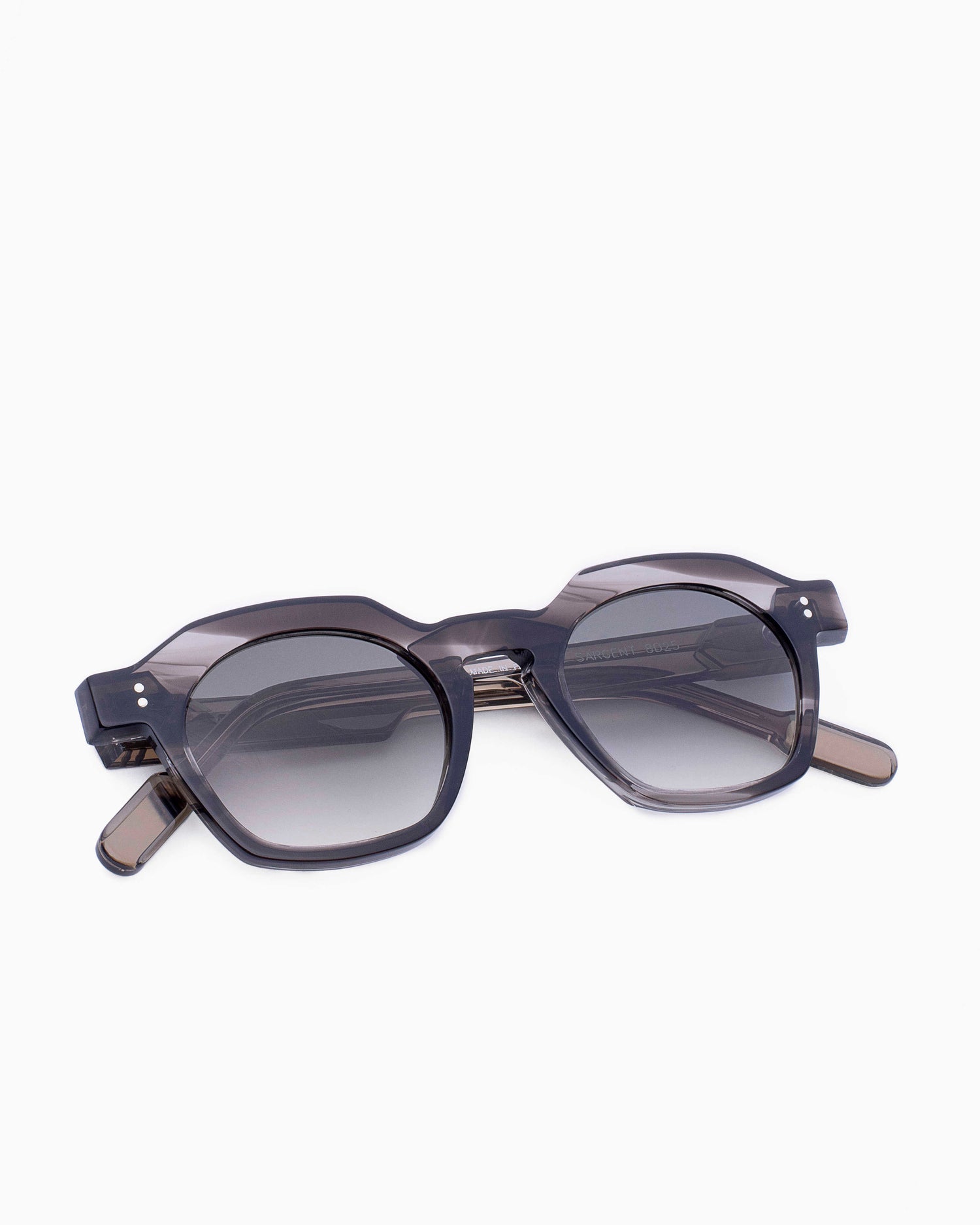 grey plastic rectangle  sunglassesby Anne et Valentin model sargent, front view, lunettes de vue rectangle couleur Gris