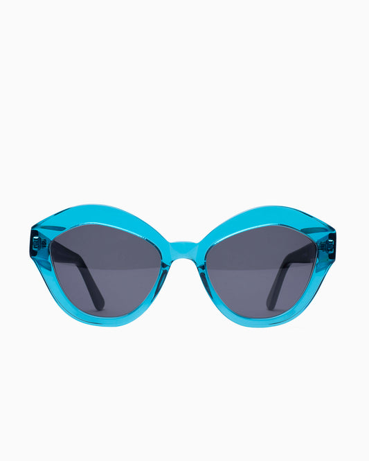 blue plastic cat  sunglassesby Traction model Vittoria, front view, lunettes de vue chat couleur Bleu