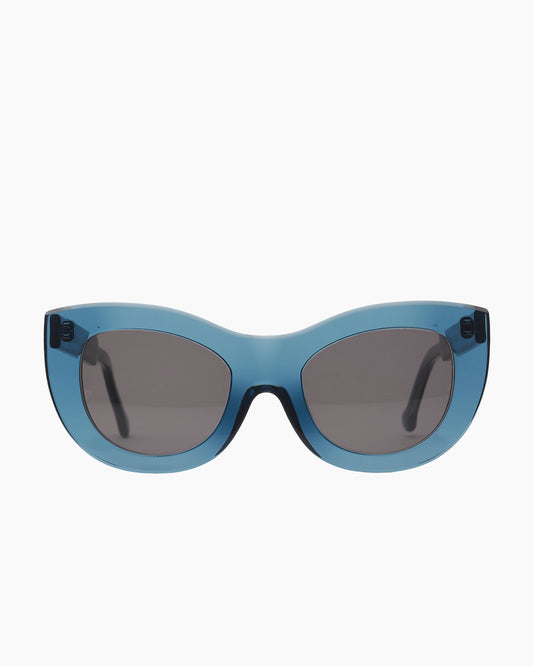 blue plastic cat  sunglassesby Marie-Sophie Dion model YounanSun, front view, lunettes de vue chat couleur Bleu