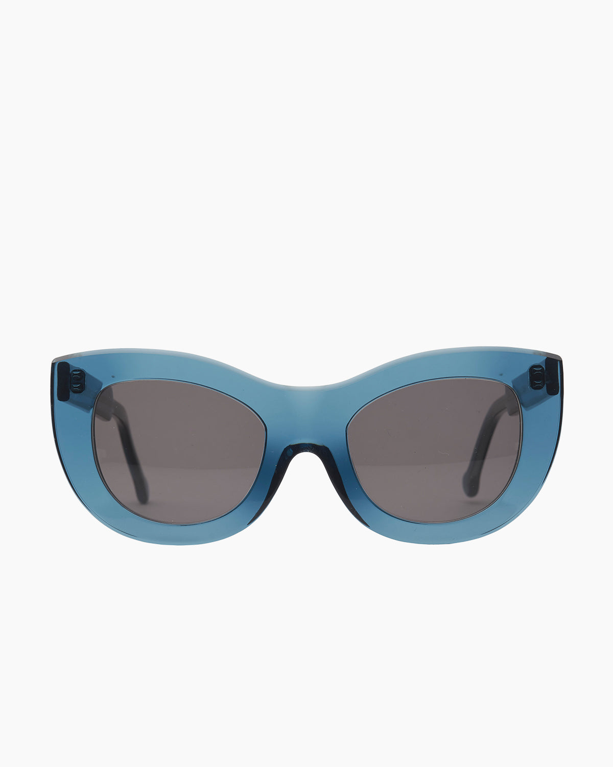 blue plastic cat  sunglassesby Marie-Sophie Dion model YounanSun, front view, lunettes de vue chat couleur Bleu