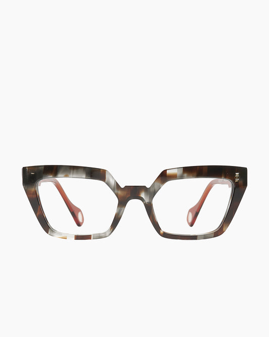 brown plastic cat eyeglasses by Anne et Valentin model Brera, front view, lunettes de vue chat couleur brun