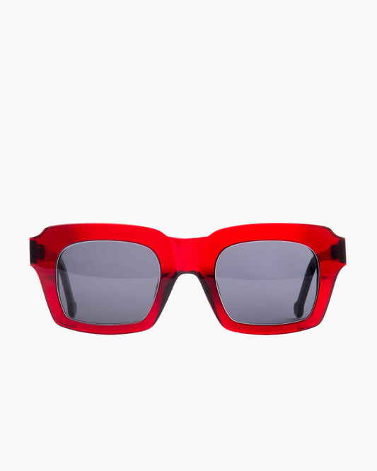burgundy plastic rectangle  sunglassesby Marie-Sophie Dion model Downey, front view, lunettes de vue rectangle couleur bourgogne