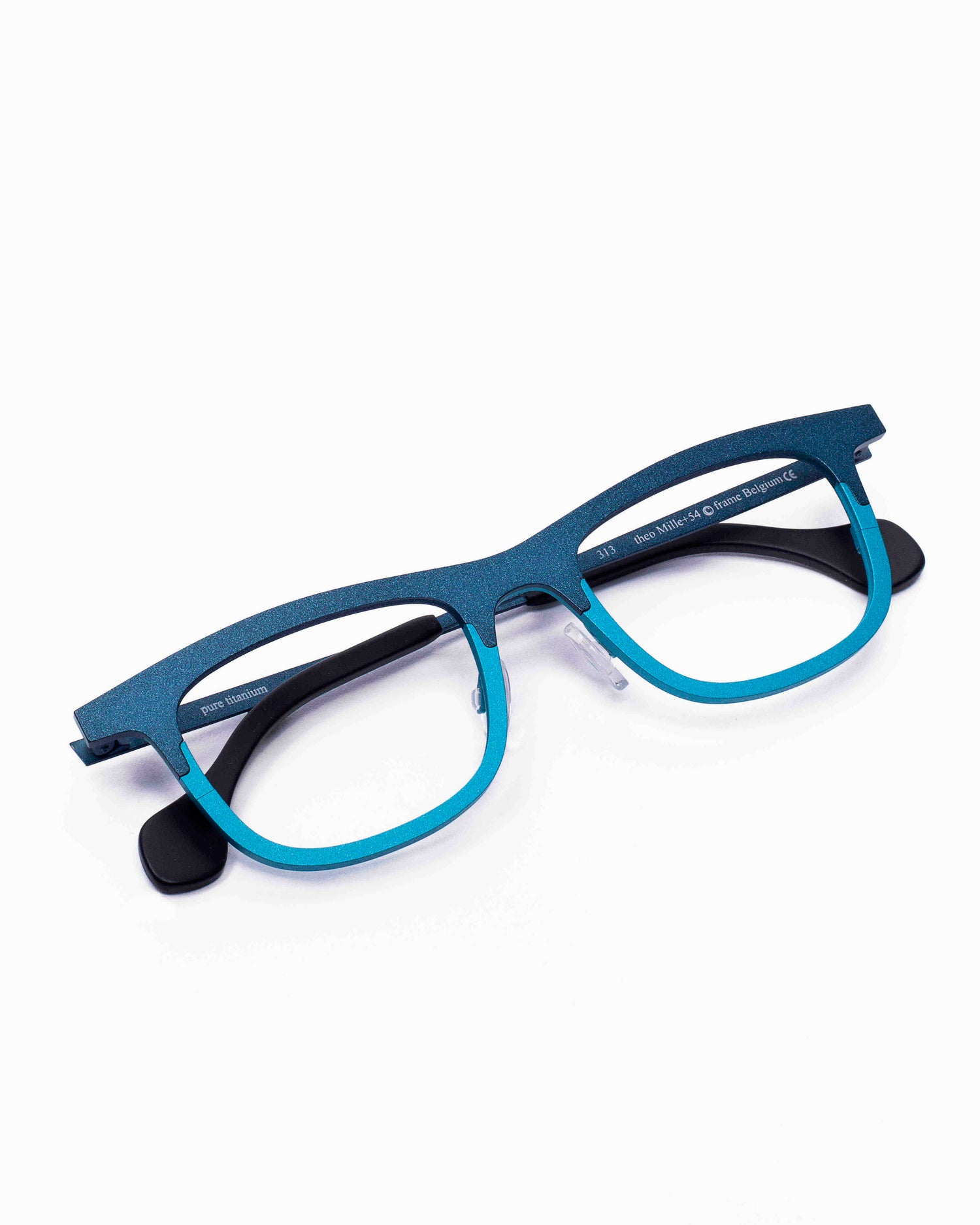 blue metal rectangle eyeglasses by Theo model mille+54, front view, lunettes de vue rectangle couleur Bleu