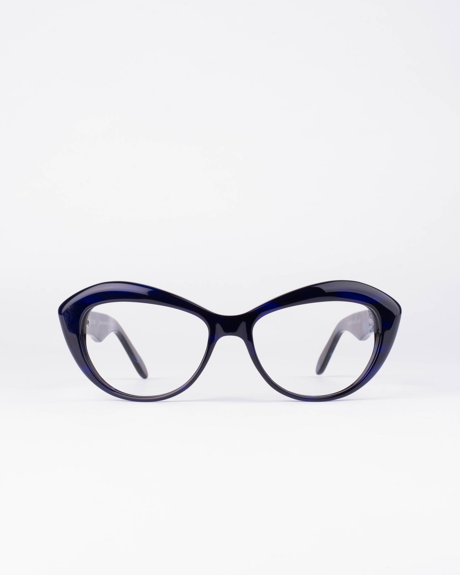 Traction - hockney - marblue | Bar à lunettes:  Marie-Sophie Dion