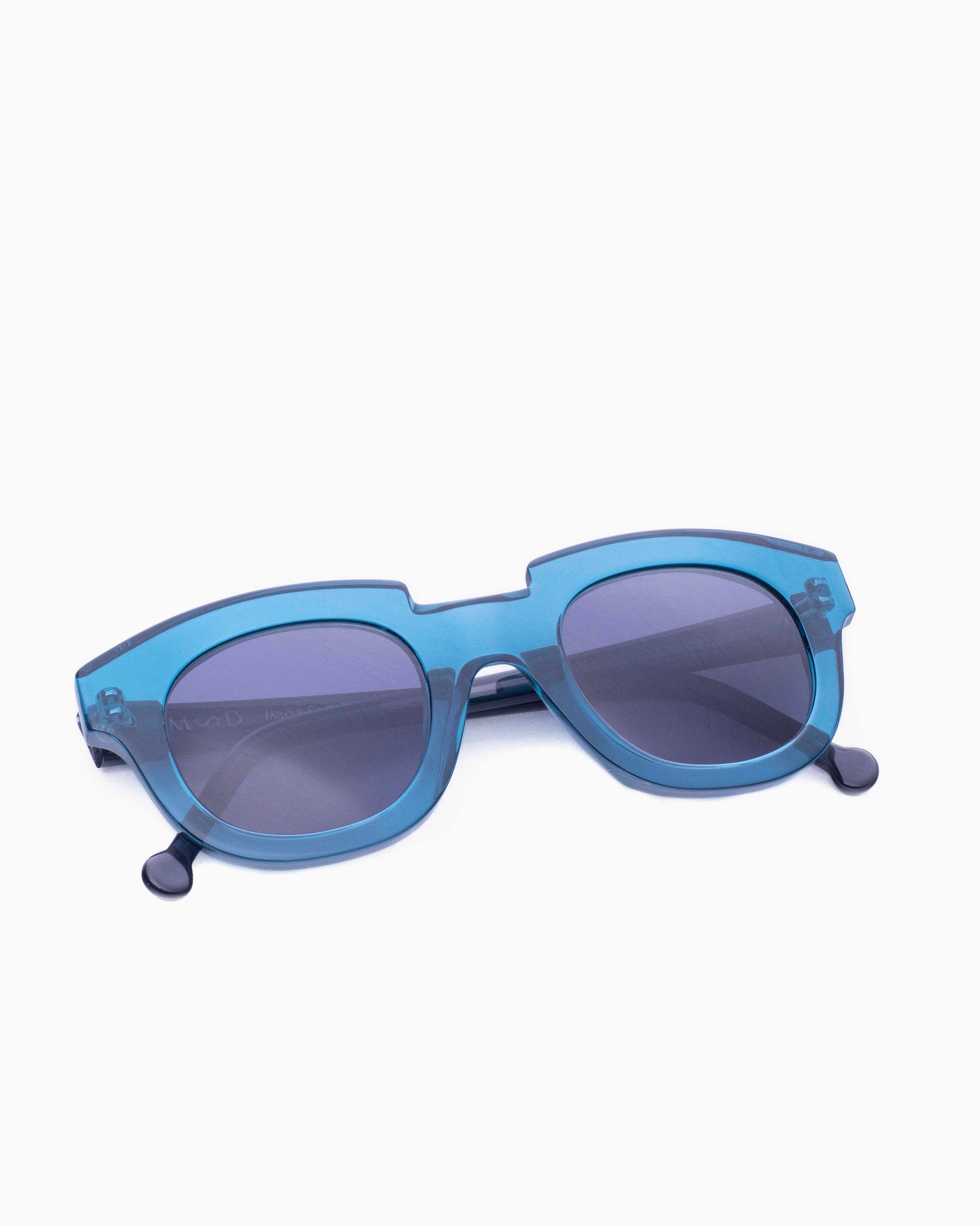blue plastic round  sunglassesby Marie-Sophie Dion model DufresneSUN, front view, lunettes de vue rond couleur Bleu