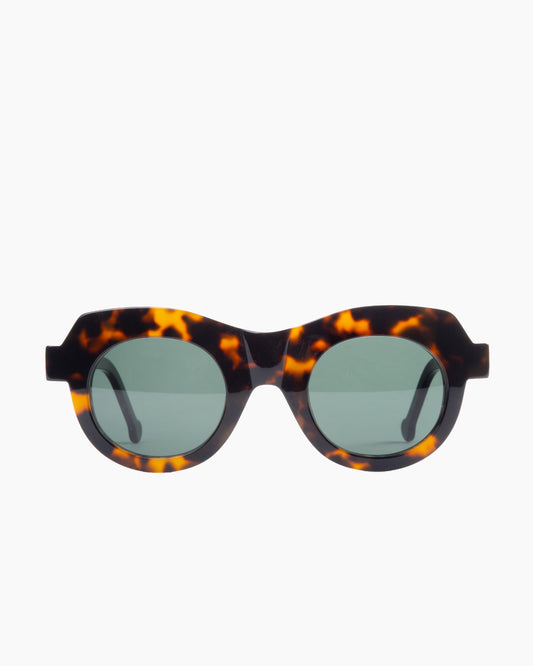 tortoise plastic round sunglassesby Marie-Sophie Dion model Latraverse3, front view, lunettes de vue rond couleur écaille de tortue
