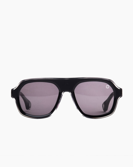 black plastic aviator sunglassesby Blake Kuwahara model MALLET, front view, lunettes de vue aviateur couleur noir