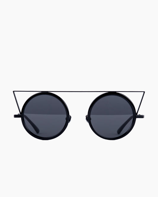black metal round sunglassesby Gamine model QuadrilateroS, front view, lunettes de vue rond couleur Noir