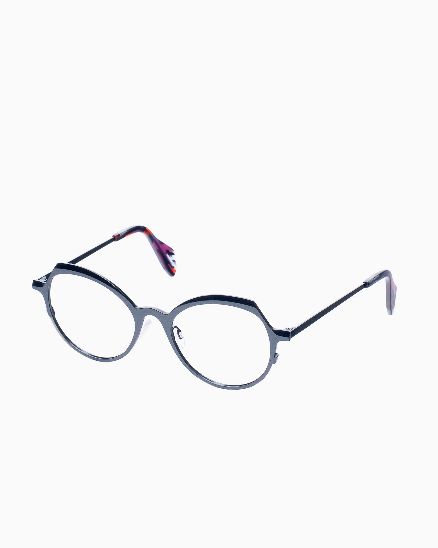 green metal butterfly eyeglasses by Theo model Pendeloque, front view, lunettes de vue papillon couleur Vert