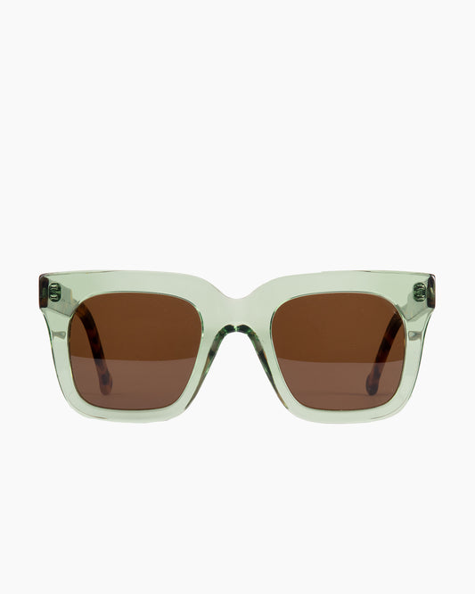 green plastic rectangle  sunglassesby Marie-Sophie Dion model Middleton, front view, lunettes de vue rectangle couleur Vert