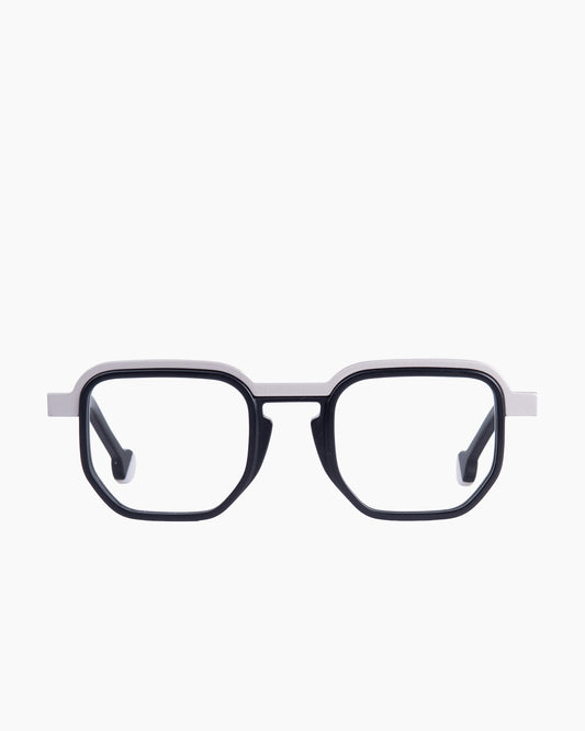 black plastic rectangle eyeglasses by Anne et Valentin model Metrik, front view, lunettes de vue rectangle couleur Noir