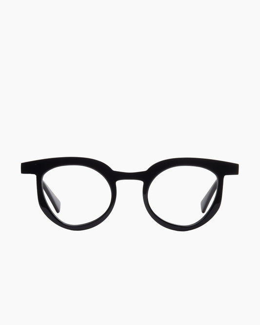 black plastic cat eyeglasses by Gamine model st jean cap ferrat, front view, lunettes de vue chat couleur noir