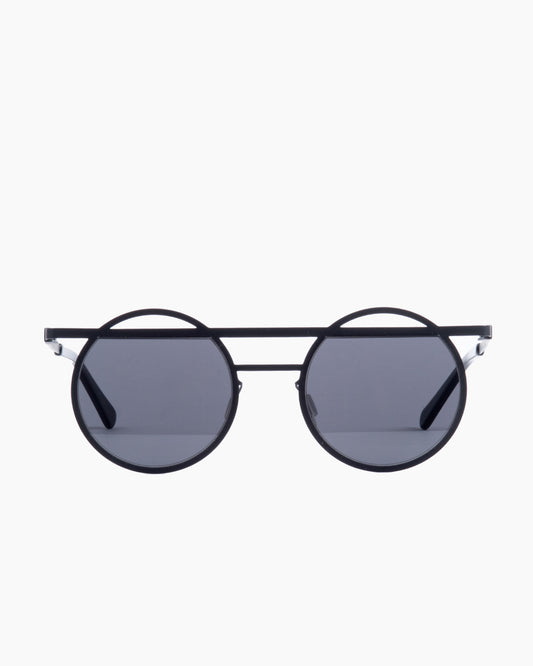 black metal round sunglassesby Gamine model NorrebroS, front view, lunettes de vue rond couleur Noir