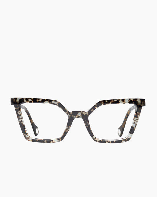 tortoise plastic butterfly eyeglasses by Anne et Valentin model barceloneta, front view, lunettes de vue papillon couleur Écaille de tortue