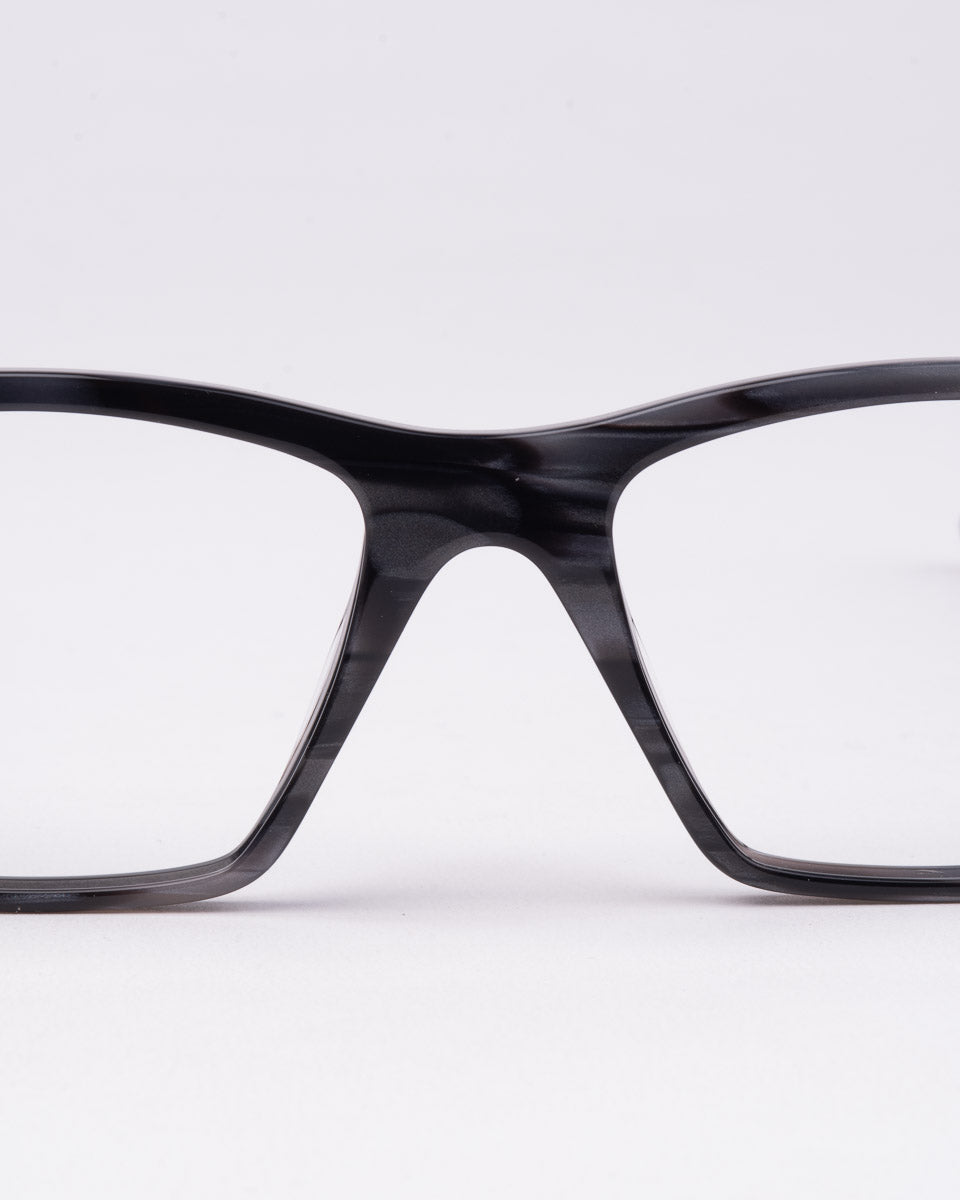 grey plastic rectangle eyeglasses by Theo model Peruna, front view, lunettes de vue rectangle couleur Gris