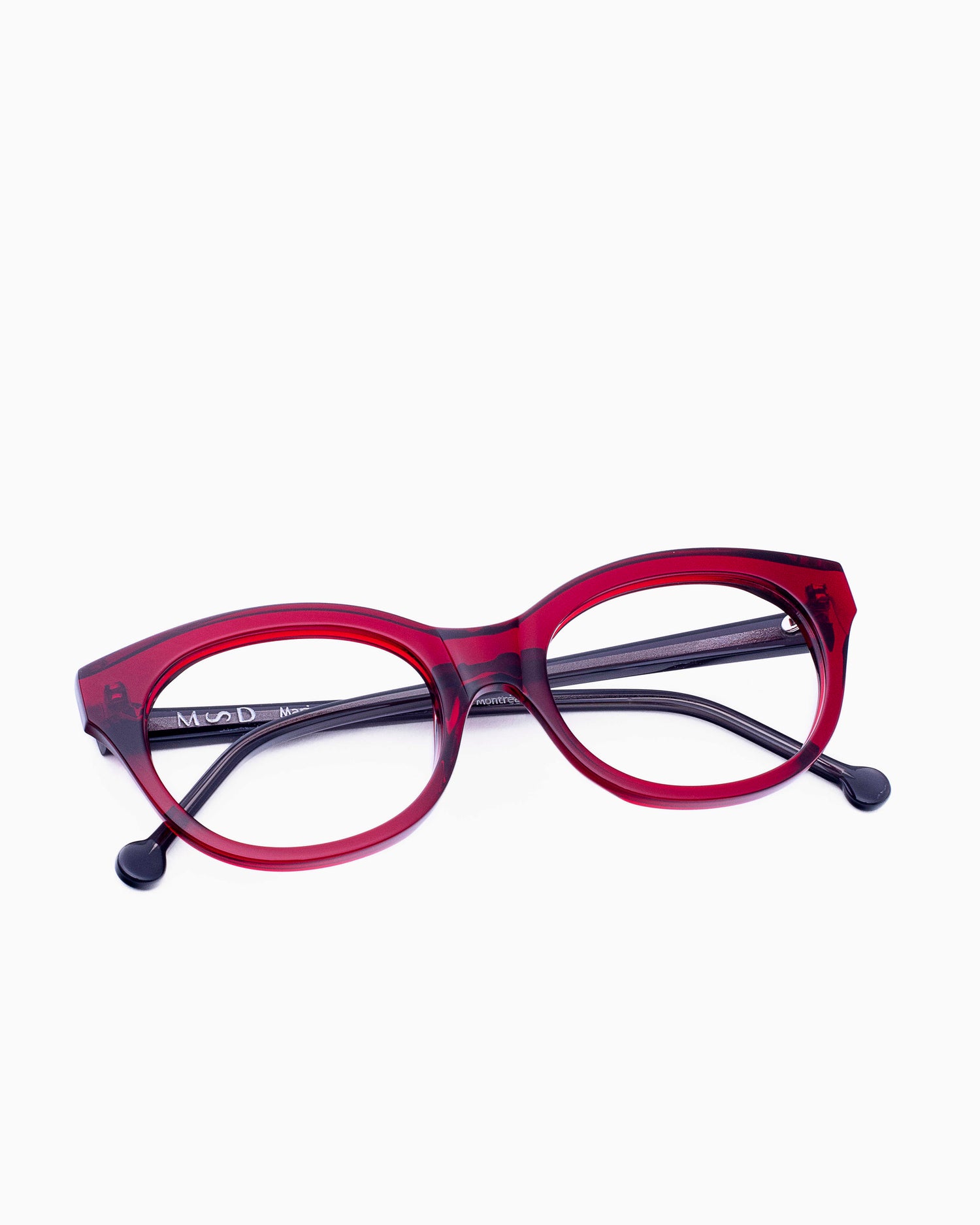 red plastic cat eyeglasses by Marie-Sophie Dion model Gauthier, front view, lunettes de vue chat couleur bourgogne