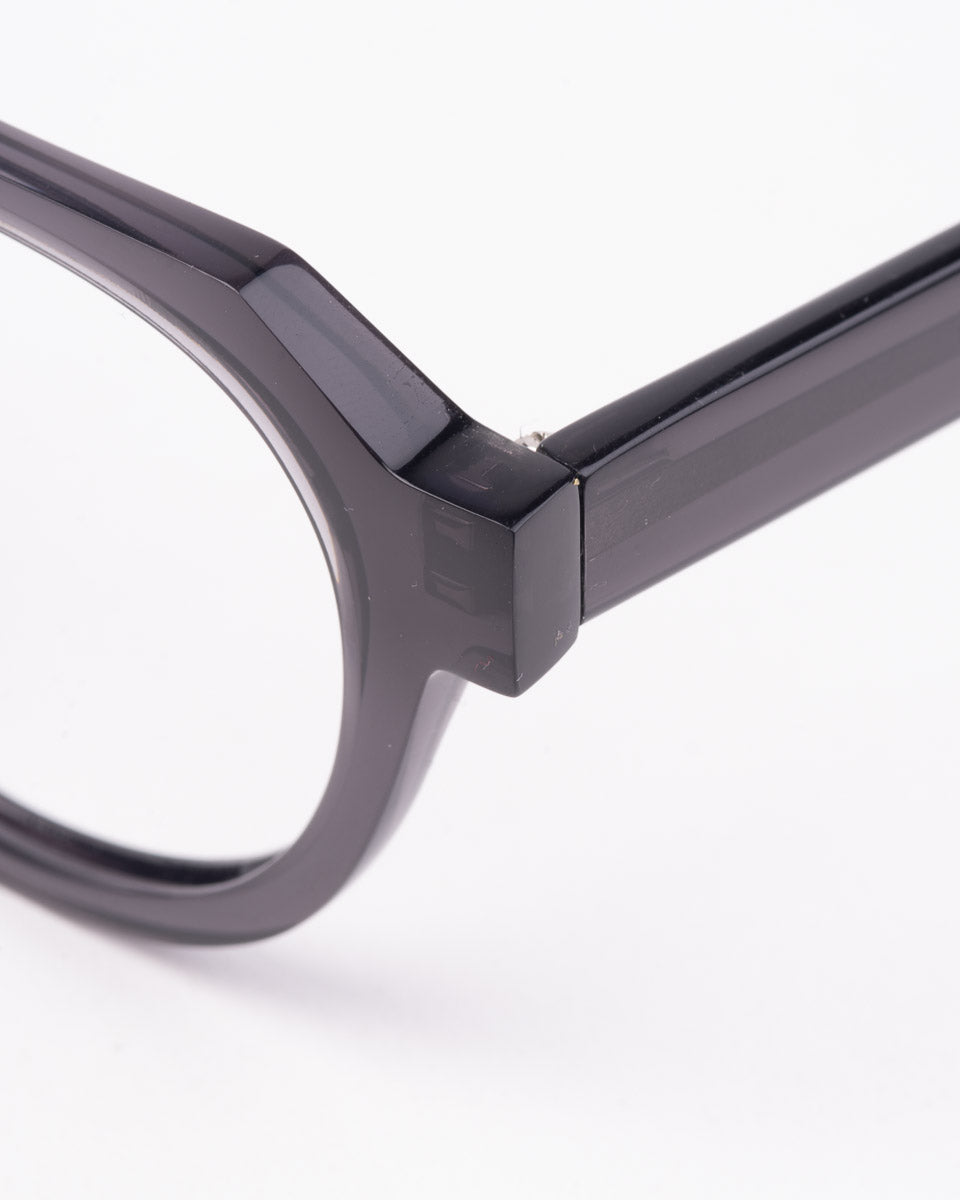 grey plastic oval eyeglasses by Marie-Sophie Dion model Boutcheri, front view, lunettes de vue ovale couleur Gris