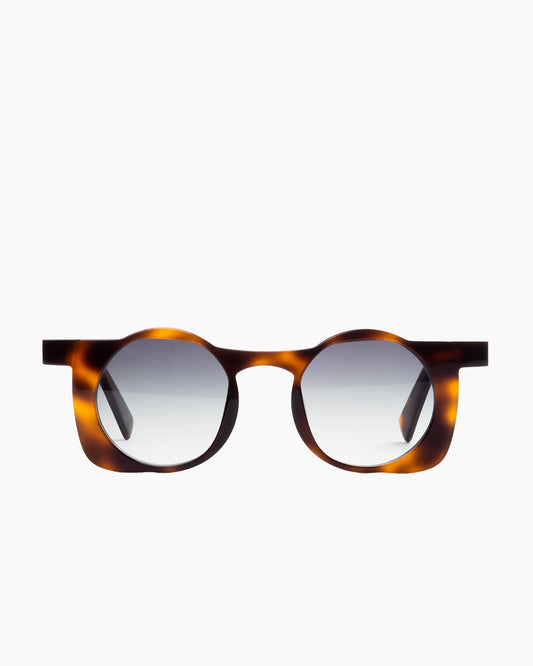 tortoise plastic round sunglassesby Gamine model NakazakichoSUN, front view, lunettes de vue rond couleur écaille de tortue