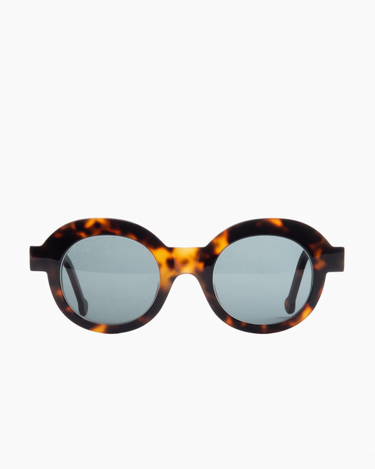 tortoise plastic round sunglassesby Marie-Sophie Dion model Latraverse1S, front view, lunettes de vue rond couleur écaille de tortue