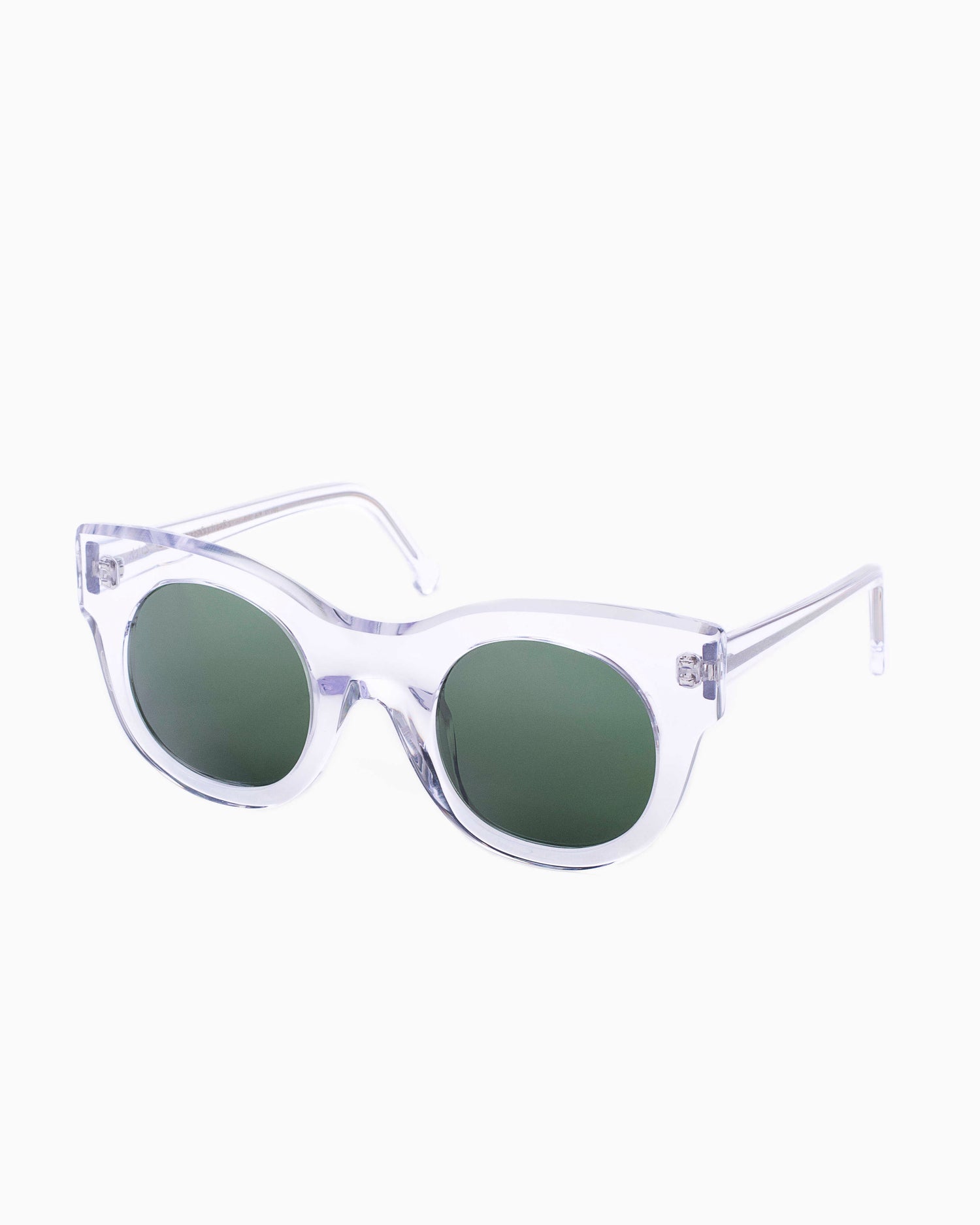 crystal plastic round  sunglassesby Marie-Sophie Dion model BrixiSun, front view, lunettes de vue rond couleur cristal