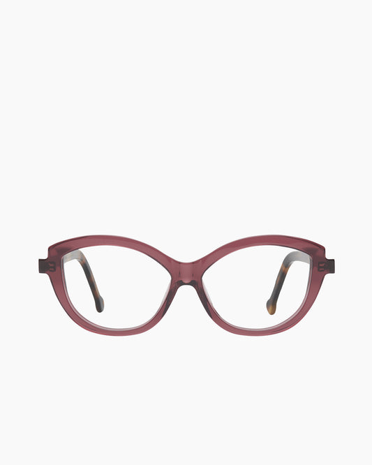 purple plastic cat eyeglasses by Marie-Sophie Dion model Brodeur, front view, lunettes de vue chat couleur violet