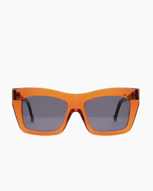 orange plastic cat  sunglassesby Marie-Sophie Dion model SorelSun, front view, lunettes de vue chat couleur Orange