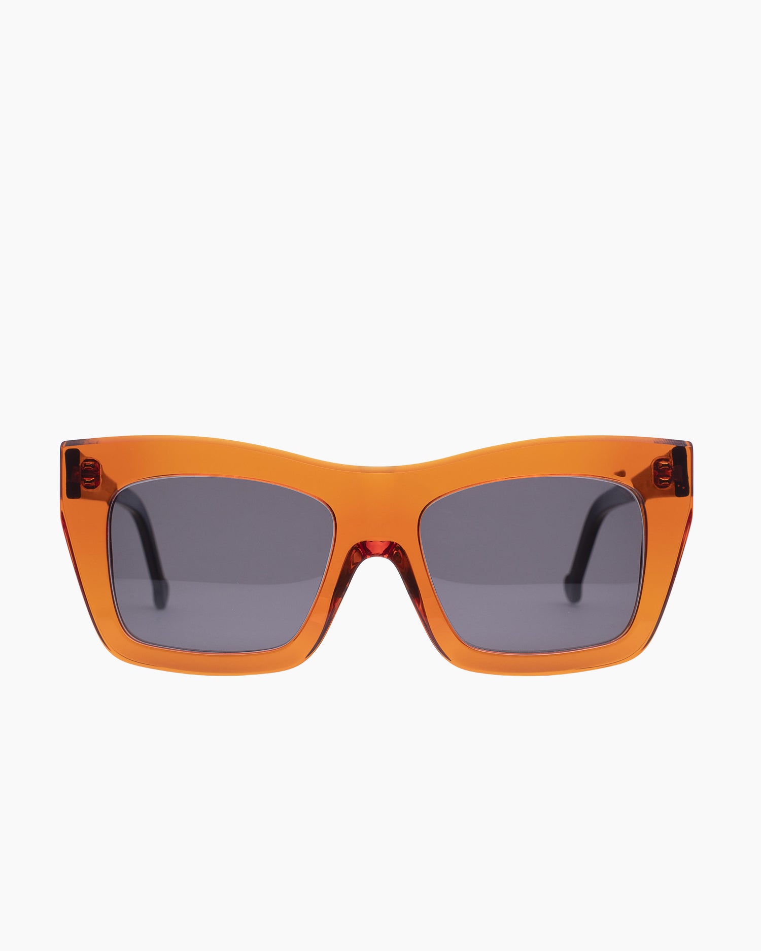 orange plastic cat  sunglassesby Marie-Sophie Dion model SorelSun, front view, lunettes de vue chat couleur Orange