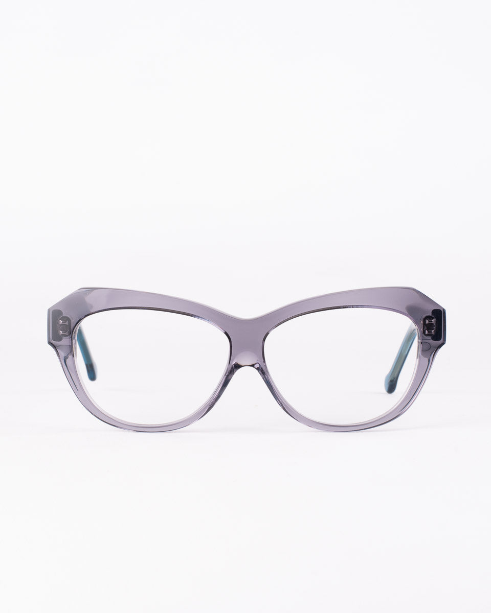 grey plastic cat eyeglasses by Marie-Sophie Dion model Camus, front view, lunettes de vue chat couleur Gris