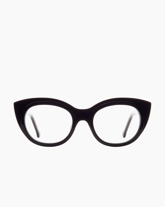 black plastic cat eyeglasses by Marie-Sophie Dion model Blais, front view, lunettes de vue chat couleur noir