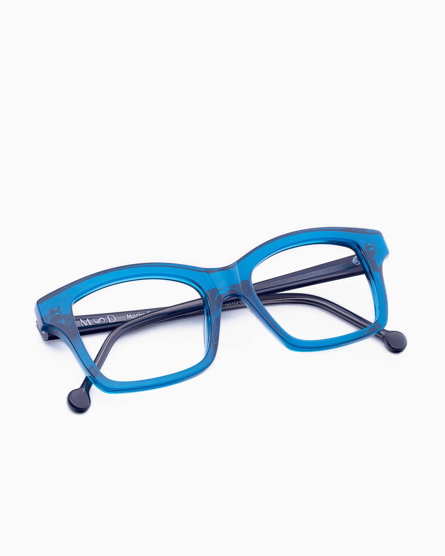 blue plastic butterfly eyeglasses by Marie-Sophie Dion model Giguere, front view, lunettes de vue papillon couleur Bleu