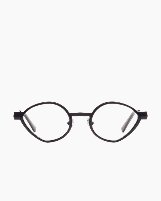 black plastic triangle eyeglasses by Gamine model Jaffa, front view, lunettes de vue triangle couleur noir