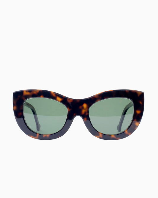 tortoise plastic cat  sunglassesby Marie-Sophie Dion model YounanSun, front view, lunettes de vue chat couleur Écaille de tortue