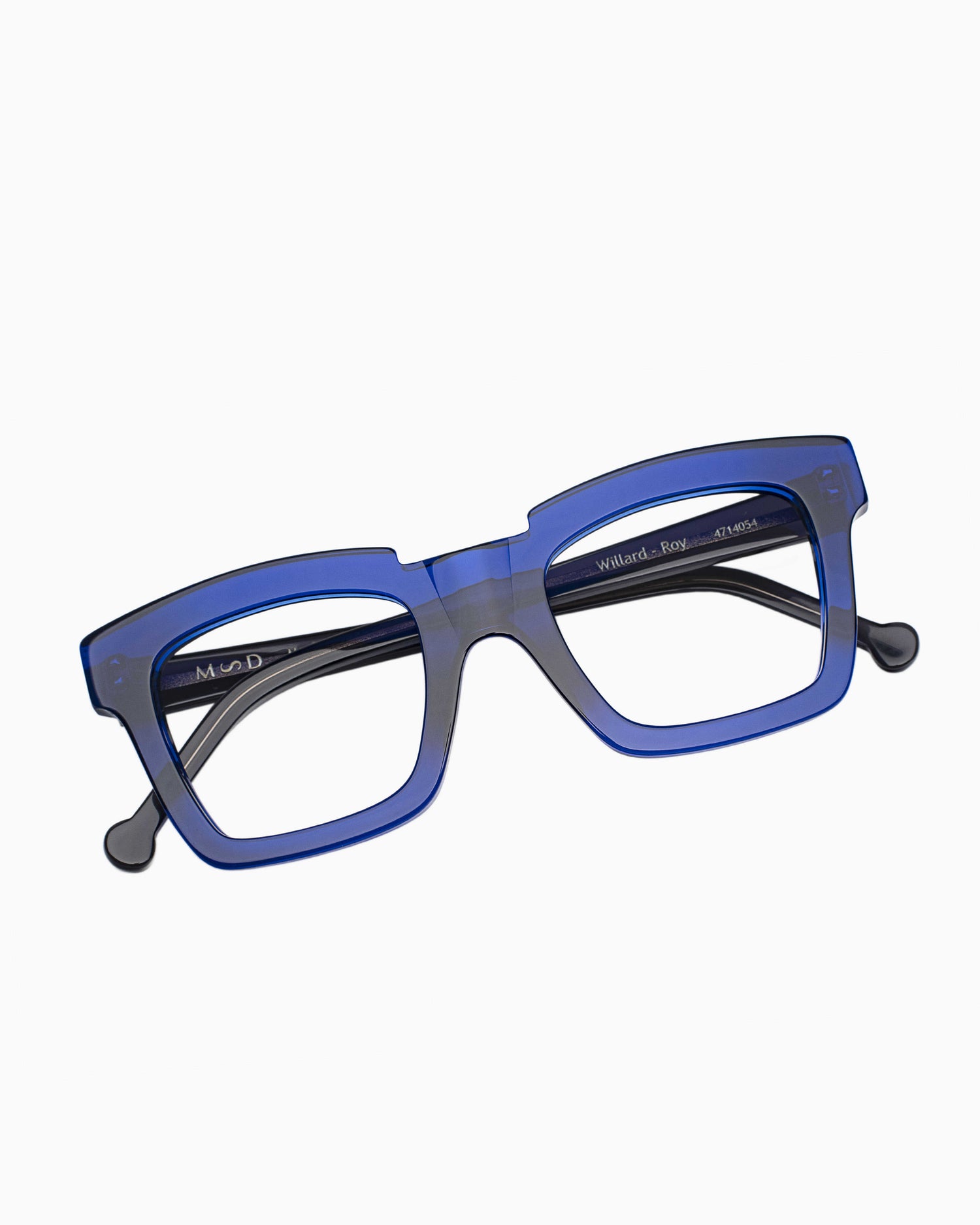 Marie-Sophie Dion-Willard-Roy | glasses bar:  Marie-Sophie Dion