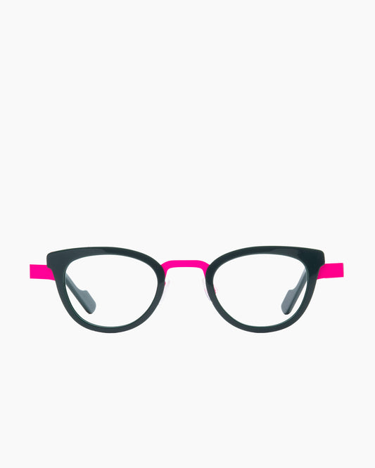 pink metal cat eyeglasses by Anne et Valentin model feist, front view, lunettes de vue chat couleur rose