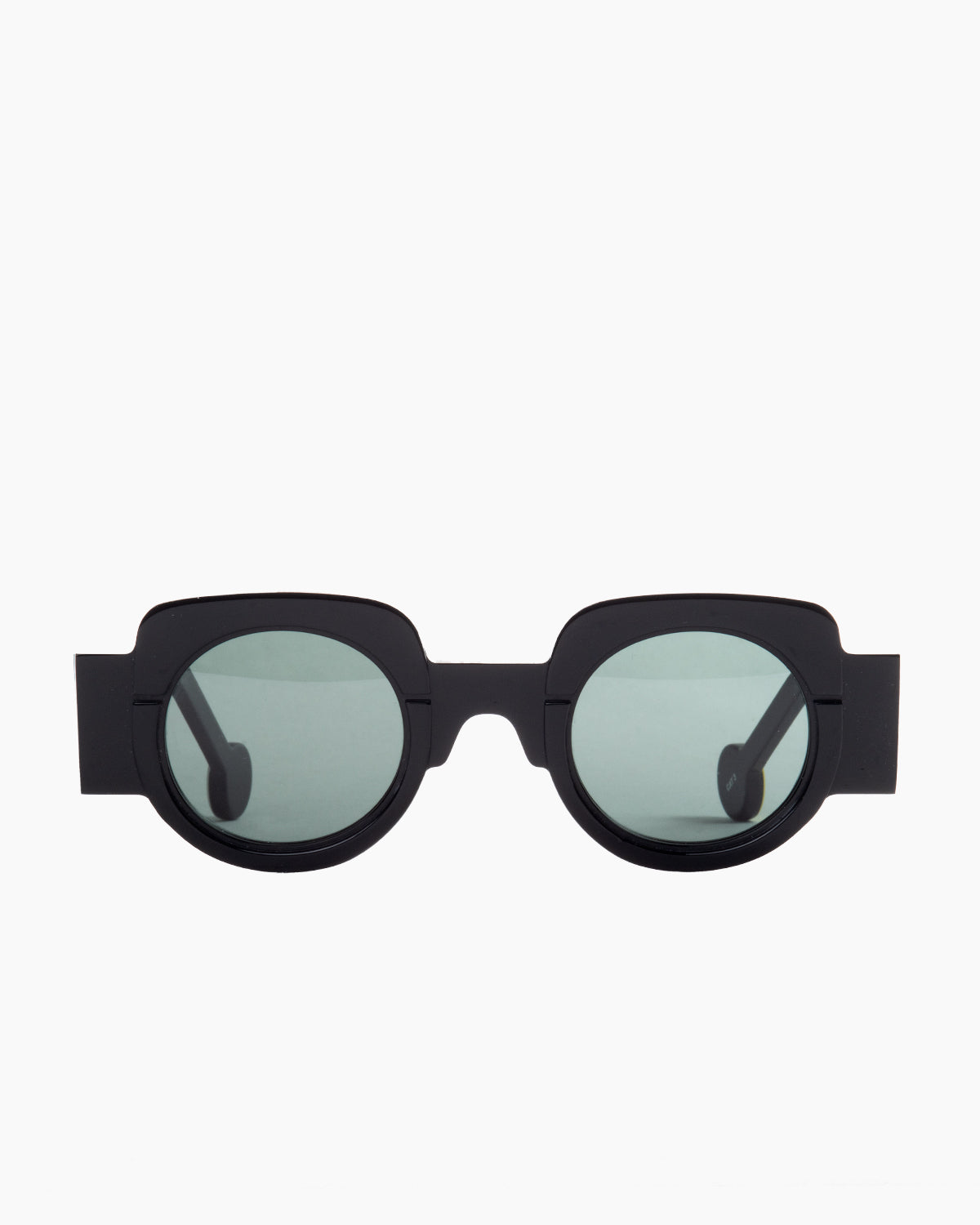 black plastic round  sunglassesby Anne et Valentin model Lala1, front view, lunettes de vue rond couleur noir
