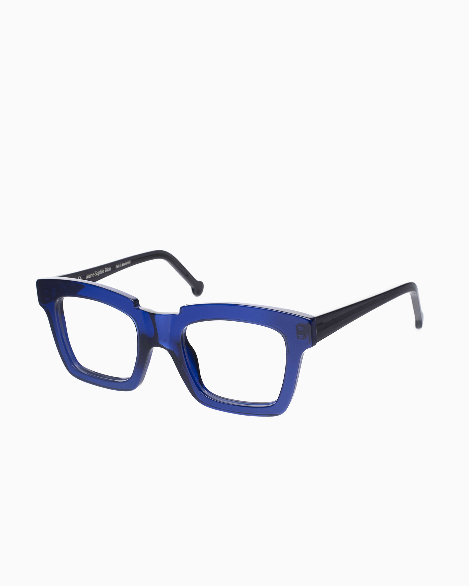 Marie-Sophie Dion-Willard-Roy | glasses bar:  Marie-Sophie Dion