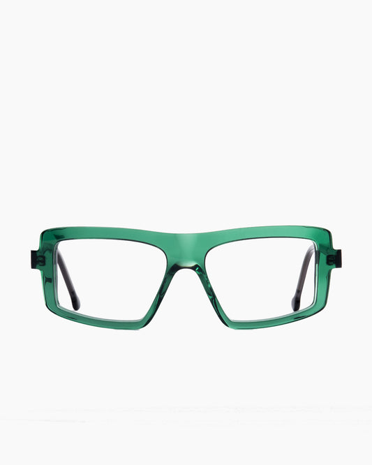 green plastic rectangle eyeglasses by Marie-Sophie Dion model Lavoie, front view, lunettes de vue rectangle couleur vert